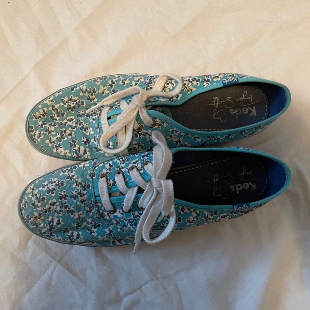 TAYLOR SWIFT KED’s - Picture 4 of 4